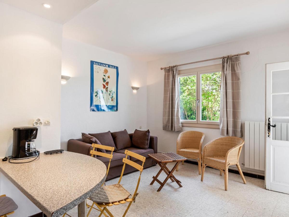 Flat In A Beautiful Building With Pool Apartment Meze Exterior photo